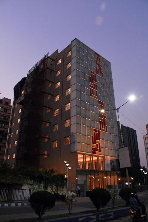 Lynq Aero Hotel Kolkata Bagian luar foto